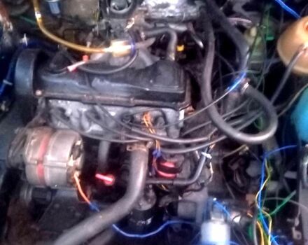 Синий Фольксваген Пассат, объемом двигателя 1.8 л и пробегом 222 тыс. км за 1100 $, фото 1 на Automoto.ua