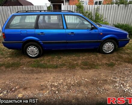 Синий Фольксваген Пассат, объемом двигателя 2 л и пробегом 290 тыс. км за 2350 $, фото 1 на Automoto.ua