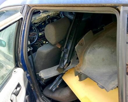 Синій Фольксваген Пассат, об'ємом двигуна 2.7 л та пробігом 200 тис. км за 500 $, фото 5 на Automoto.ua