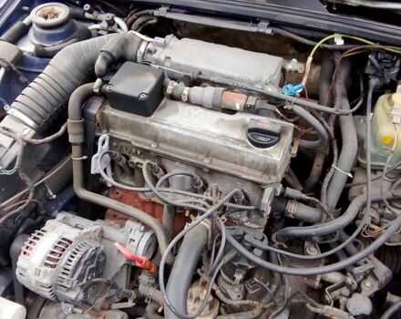 Синий Фольксваген Пассат, объемом двигателя 2 л и пробегом 347 тыс. км за 1800 $, фото 4 на Automoto.ua