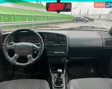 Синій Фольксваген Пассат, об'ємом двигуна 1.8 л та пробігом 245 тис. км за 2490 $, фото 12 на Automoto.ua