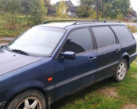 Синий Фольксваген Пассат, объемом двигателя 2 л и пробегом 300 тыс. км за 1800 $, фото 4 на Automoto.ua