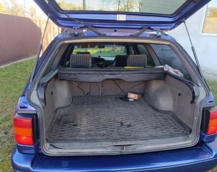 Синій Фольксваген Пассат, об'ємом двигуна 1.8 л та пробігом 343 тис. км за 2400 $, фото 10 на Automoto.ua