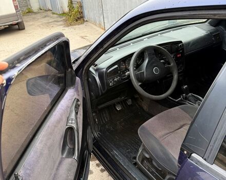 Синий Фольксваген Пассат, объемом двигателя 2 л и пробегом 468 тыс. км за 1850 $, фото 3 на Automoto.ua