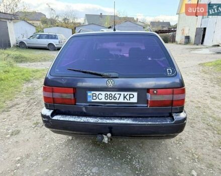 Синий Фольксваген Пассат, объемом двигателя 2 л и пробегом 300 тыс. км за 1850 $, фото 4 на Automoto.ua