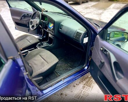 Синий Фольксваген Пассат, объемом двигателя 1.6 л и пробегом 350 тыс. км за 2850 $, фото 12 на Automoto.ua