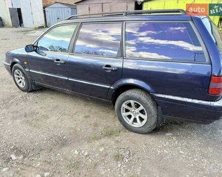 Синий Фольксваген Пассат, объемом двигателя 2 л и пробегом 300 тыс. км за 1850 $, фото 9 на Automoto.ua