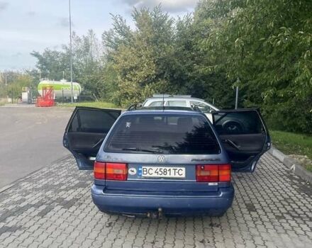 Синий Фольксваген Пассат, объемом двигателя 1.8 л и пробегом 500 тыс. км за 2500 $, фото 2 на Automoto.ua