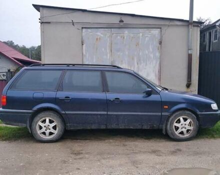 Синий Фольксваген Пассат, объемом двигателя 2 л и пробегом 300 тыс. км за 1800 $, фото 3 на Automoto.ua