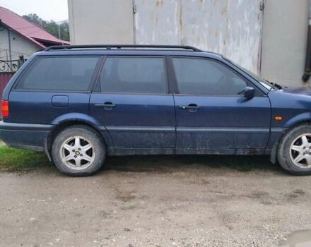 Синий Фольксваген Пассат, объемом двигателя 2 л и пробегом 300 тыс. км за 1800 $, фото 1 на Automoto.ua