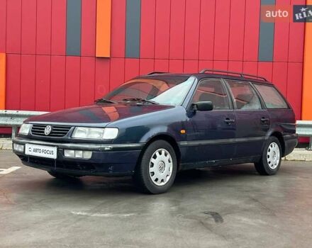 Синій Фольксваген Пассат, об'ємом двигуна 1.8 л та пробігом 245 тис. км за 2490 $, фото 3 на Automoto.ua