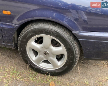Синий Фольксваген Пассат, объемом двигателя 1.8 л и пробегом 452 тыс. км за 3350 $, фото 30 на Automoto.ua