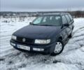 Синий Фольксваген Пассат, объемом двигателя 1.8 л и пробегом 332 тыс. км за 1350 $, фото 1 на Automoto.ua