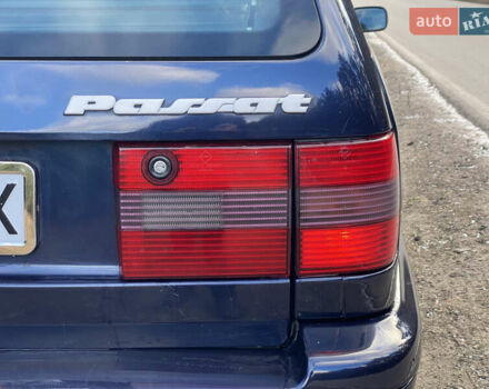 Синий Фольксваген Пассат, объемом двигателя 1.8 л и пробегом 452 тыс. км за 3350 $, фото 35 на Automoto.ua