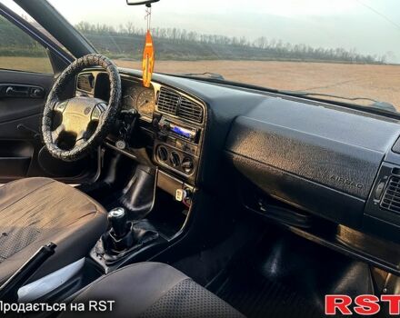 Синий Фольксваген Пассат, объемом двигателя 1.8 л и пробегом 200 тыс. км за 2150 $, фото 10 на Automoto.ua