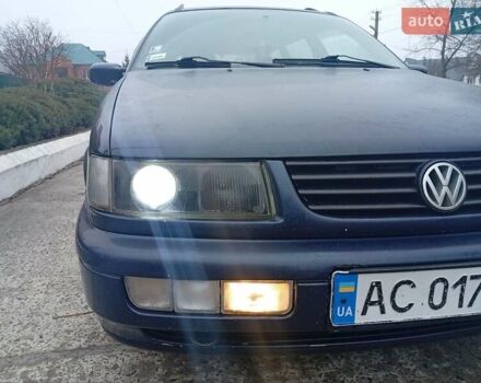 Синий Фольксваген Пассат, объемом двигателя 1.9 л и пробегом 280 тыс. км за 2300 $, фото 3 на Automoto.ua