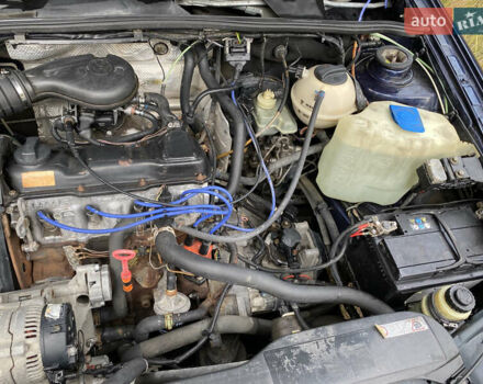 Синий Фольксваген Пассат, объемом двигателя 1.8 л и пробегом 452 тыс. км за 3350 $, фото 25 на Automoto.ua