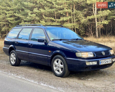 Синий Фольксваген Пассат, объемом двигателя 1.8 л и пробегом 452 тыс. км за 3350 $, фото 2 на Automoto.ua