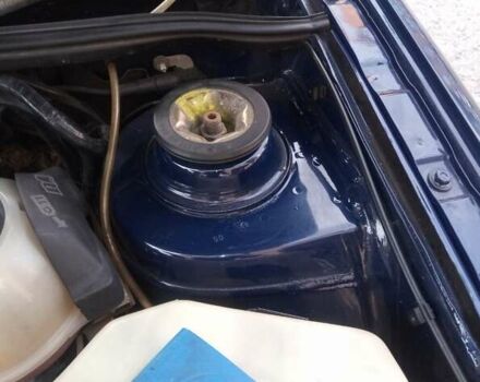 Синий Фольксваген Пассат, объемом двигателя 1.8 л и пробегом 179 тыс. км за 3000 $, фото 4 на Automoto.ua