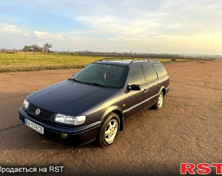 Синий Фольксваген Пассат, объемом двигателя 1.8 л и пробегом 200 тыс. км за 2150 $, фото 1 на Automoto.ua