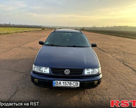 Синий Фольксваген Пассат, объемом двигателя 1.8 л и пробегом 200 тыс. км за 2150 $, фото 8 на Automoto.ua