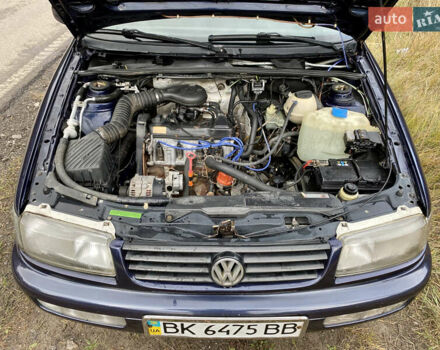 Синий Фольксваген Пассат, объемом двигателя 1.8 л и пробегом 452 тыс. км за 3350 $, фото 21 на Automoto.ua