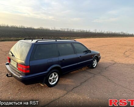 Синий Фольксваген Пассат, объемом двигателя 1.8 л и пробегом 200 тыс. км за 2150 $, фото 6 на Automoto.ua