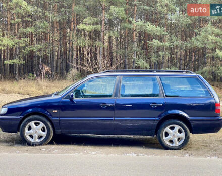 Синий Фольксваген Пассат, объемом двигателя 1.8 л и пробегом 452 тыс. км за 3350 $, фото 3 на Automoto.ua