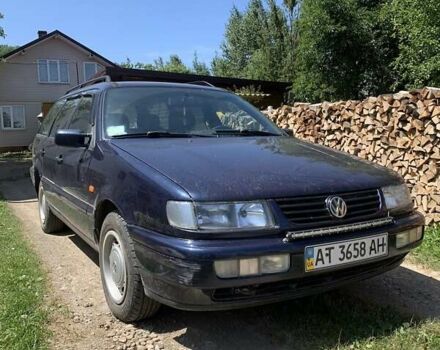 Синий Фольксваген Пассат, объемом двигателя 2 л и пробегом 250 тыс. км за 2800 $, фото 1 на Automoto.ua