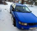 Синий Фольксваген Пассат, объемом двигателя 1.9 л и пробегом 300 тыс. км за 700 $, фото 1 на Automoto.ua