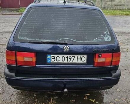 Фольксваген Пассат 1996 у Самборе на Automoto.ua Синій Фольксваген Пассат, об'ємом двигуна 2 л та пробігом 350 тис. км за 2000 $, фото 3 на Automoto.ua