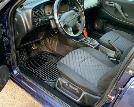 Синій Фольксваген Пассат, об'ємом двигуна 1.8 л та пробігом 280 тис. км за 2600 $, фото 4 на Automoto.ua