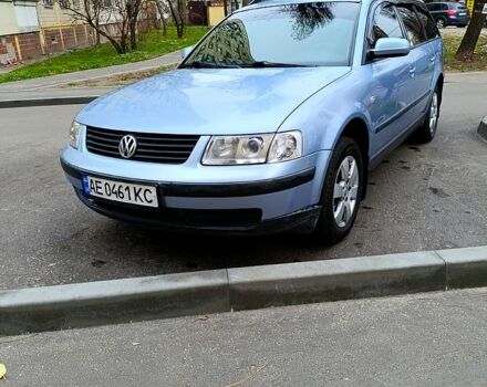 Синий Фольксваген Пассат, объемом двигателя 1.6 л и пробегом 285 тыс. км за 3750 $, фото 1 на Automoto.ua