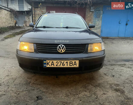 Синий Фольксваген Пассат, объемом двигателя 1.8 л и пробегом 382 тыс. км за 3500 $, фото 4 на Automoto.ua