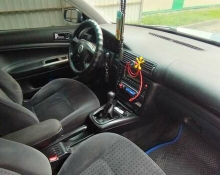 Синий Фольксваген Пассат, объемом двигателя 1.8 л и пробегом 374 тыс. км за 2800 $, фото 4 на Automoto.ua