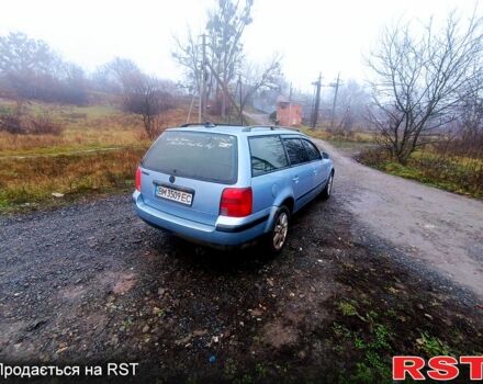 Синий Фольксваген Пассат, объемом двигателя 1.6 л и пробегом 400 тыс. км за 2350 $, фото 3 на Automoto.ua