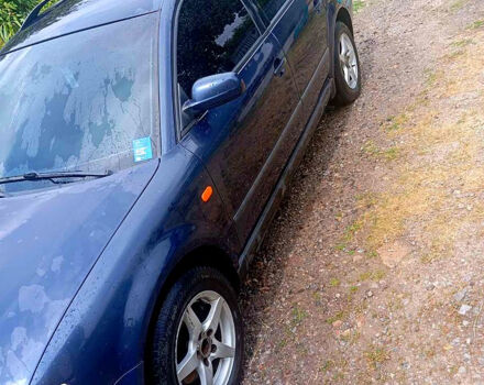 Синий Фольксваген Пассат, объемом двигателя 1.6 л и пробегом 306 тыс. км за 3300 $, фото 3 на Automoto.ua