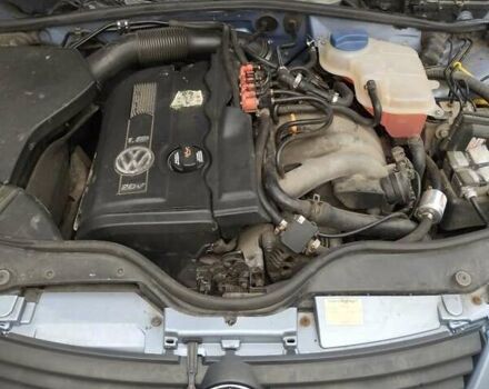 Синий Фольксваген Пассат, объемом двигателя 1.8 л и пробегом 374 тыс. км за 2800 $, фото 5 на Automoto.ua