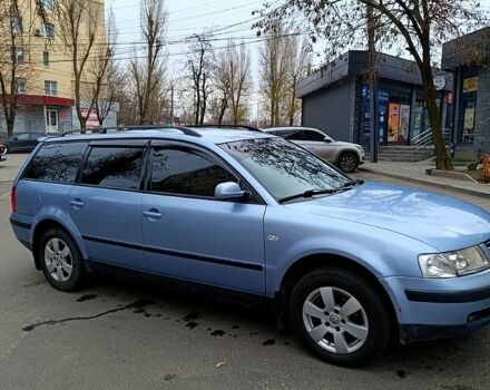 Синий Фольксваген Пассат, объемом двигателя 1.6 л и пробегом 285 тыс. км за 3750 $, фото 2 на Automoto.ua