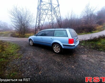 Синий Фольксваген Пассат, объемом двигателя 1.6 л и пробегом 400 тыс. км за 2350 $, фото 2 на Automoto.ua