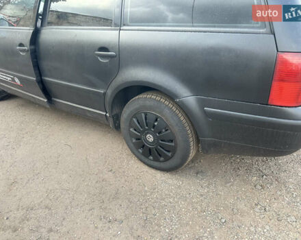 Синий Фольксваген Пассат, объемом двигателя 1.9 л и пробегом 350 тыс. км за 3500 $, фото 5 на Automoto.ua