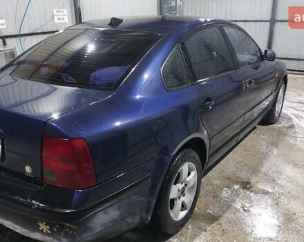 Синий Фольксваген Пассат, объемом двигателя 1.6 л и пробегом 289 тыс. км за 2700 $, фото 3 на Automoto.ua