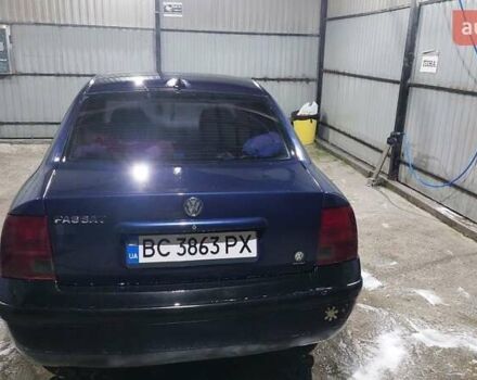 Синий Фольксваген Пассат, объемом двигателя 1.6 л и пробегом 289 тыс. км за 2700 $, фото 2 на Automoto.ua