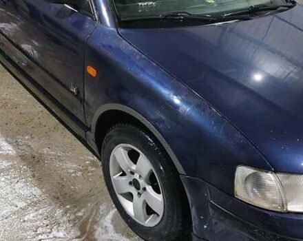 Синий Фольксваген Пассат, объемом двигателя 1.6 л и пробегом 289 тыс. км за 2700 $, фото 5 на Automoto.ua