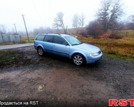 Синий Фольксваген Пассат, объемом двигателя 1.6 л и пробегом 400 тыс. км за 2350 $, фото 1 на Automoto.ua
