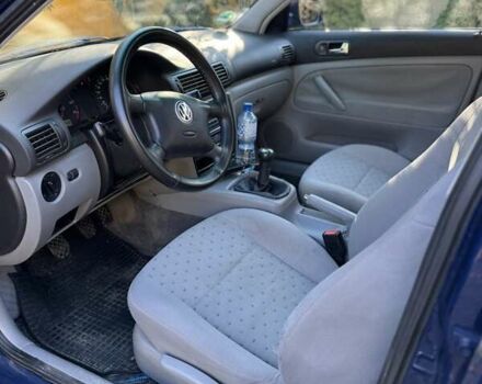 Синий Фольксваген Пассат, объемом двигателя 1.78 л и пробегом 344 тыс. км за 2350 $, фото 7 на Automoto.ua