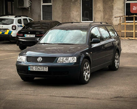 Синий Фольксваген Пассат, объемом двигателя 1.78 л и пробегом 320 тыс. км за 5500 $, фото 3 на Automoto.ua