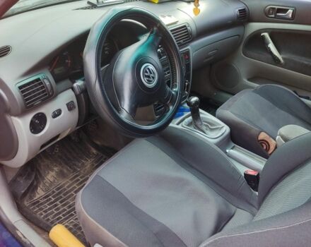 Синий Фольксваген Пассат, объемом двигателя 1.6 л и пробегом 300 тыс. км за 3200 $, фото 2 на Automoto.ua