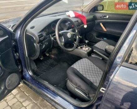 Синий Фольксваген Пассат, объемом двигателя 1.9 л и пробегом 315 тыс. км за 2900 $, фото 4 на Automoto.ua