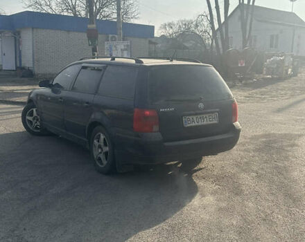 Синий Фольксваген Пассат, объемом двигателя 1.6 л и пробегом 250 тыс. км за 2100 $, фото 2 на Automoto.ua